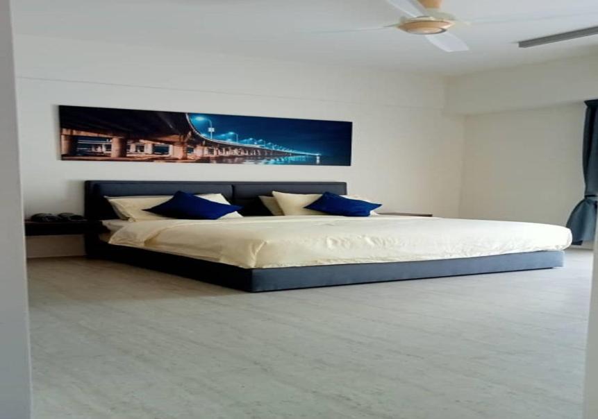 By The Sea Batu Ferringhi Apartment Exterior photo