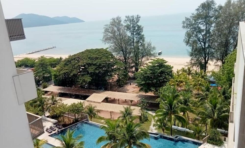 By The Sea Batu Ferringhi Apartment Exterior photo