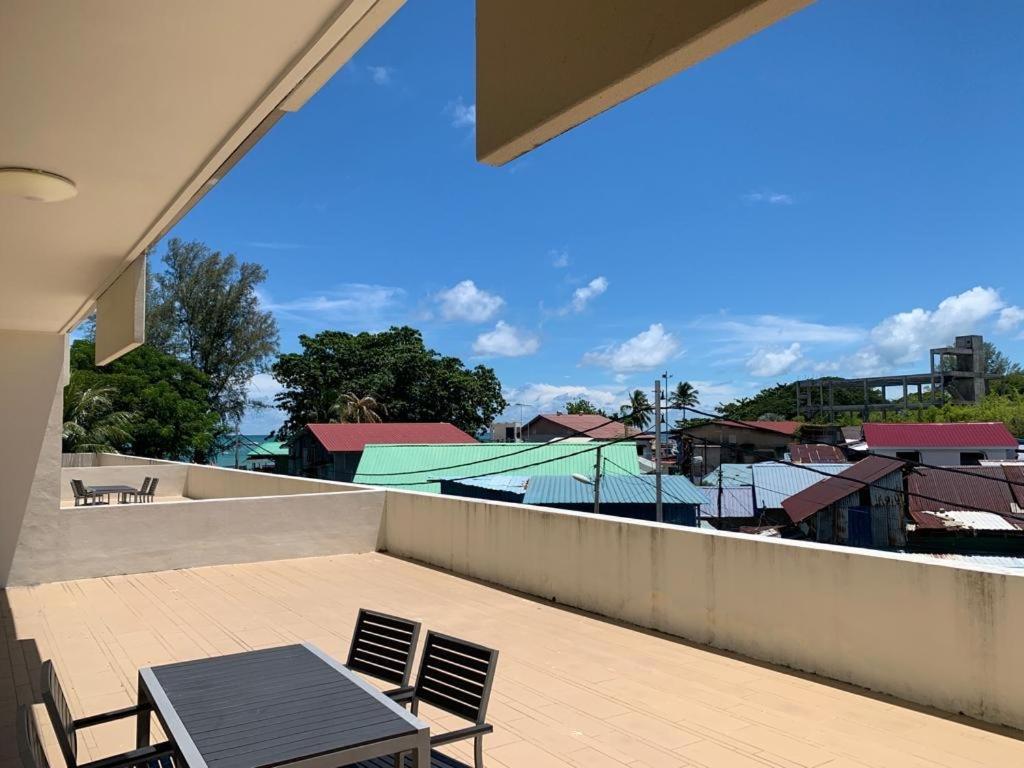 By The Sea Batu Ferringhi Apartment Exterior photo