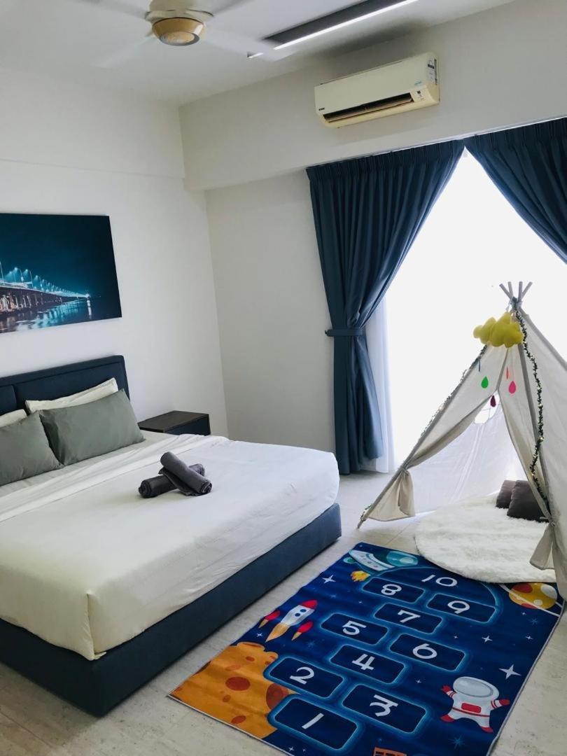 By The Sea Batu Ferringhi Apartment Exterior photo